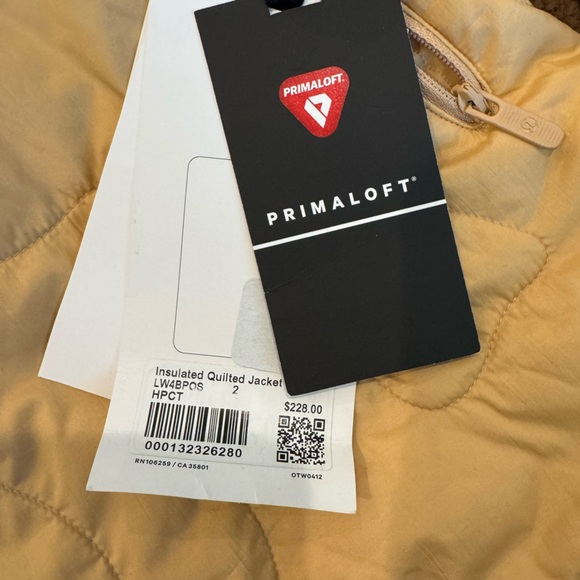 New with tags Lululemon insulated quilted jacket. - Picture 4 of 4